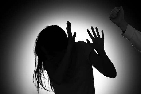Enero ya registra dos feminicidios y cinco intentos: psicólogos de Fiscalía no dan abasto a denuncias - Policiales - ABC Color