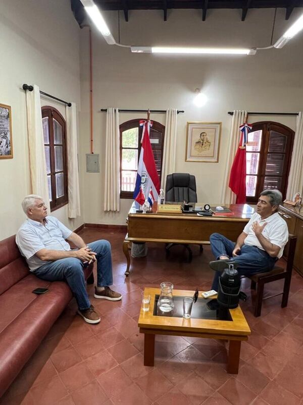 Diputado González apoya a Wiens: Paraguay necesita alguien “autónomo”, no “un títere” - Política - ABC Color