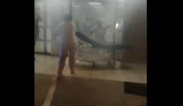 Incendio en Hospital de Caacupé obliga evacuación de 49 pacientes