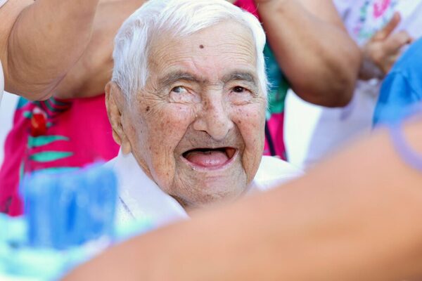 Alliana homenajea a Don Canuto, veterano de 109 años de la Guerra del Chaco - ADN Digital