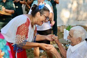 El Paraguay te honra: agasajan a excombatiente que cumple 109 años - .::Agencia IP::.