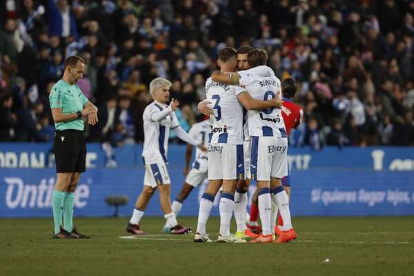 Nastasic, los postes y un penal fallado finiquitan la racha histórica del Atlético - Fútbol Internacional - ABC Color
