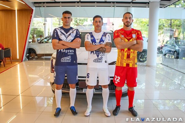 Versus / Ameliano rinde homenaje a un antiguo vecino con su tercera indumentaria