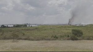 AHORA: Evacúan a vecinos y combaten focos activos en la Costanera