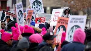 Miles marchan en Washington en contra de Donald Trump