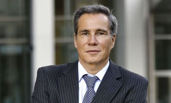 Argentina: diez años de la muerte del fiscal Nisman a un día de denunciar a Cristina Fernández