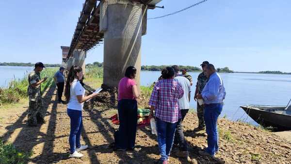 Dos jóvenes fallecen ahogados en aguas del río Paraná