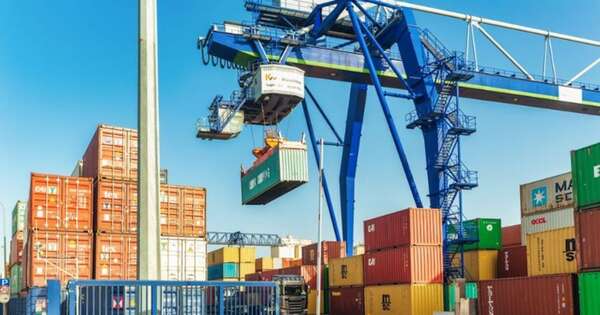 La Nación / Devaluación del real habría influido en la caída del comercio fronterizo