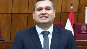 Derlis Maidana se balancea en medio del coqueteo del abdismo
