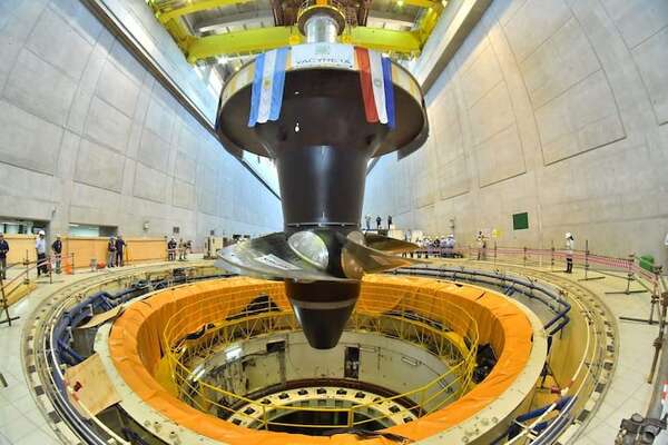 Energía de Yacyretá: la ANDE retiró 171% más de la central en 2024 - Economía - ABC Color