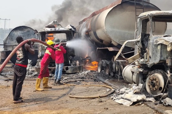 Nigeria: explosión de camión cisterna mata a al menos 70 personas - 1000 Noticias