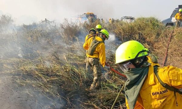 Continúa el fuego en el Banco San Miguel de la Bahía de Asunción