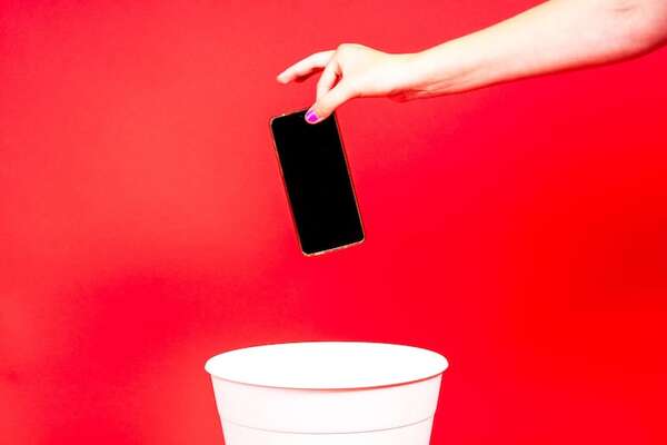 La generación Z está cansada de las aplicaciones de citas, y vuelve al cara a cara - Tecnología - ABC Color