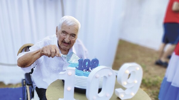 Don Canuto González cumple hoy 109 años