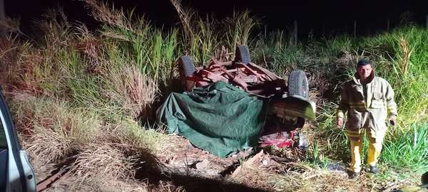 Carmen del Paraná: aparatoso accidente resulta en un fallecido y tres lesionados - Policiales - ABC Color