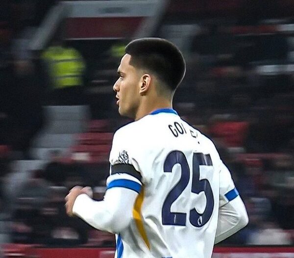 Diego Gómez debutó en la Premier League ante el Manchester United