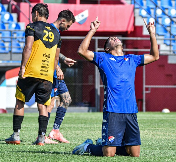 Nacional y Guaraní animaron un par de amistosos sabatinos