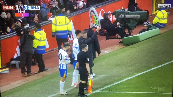 Brighton derrota al United en Old Trafford