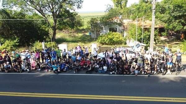 Más de 100 personas hicieron el tradicional paseo en patines hasta San Bernardino - Nacionales - ABC Color