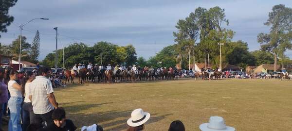 Laureles celebra con éxito su 35ª Fiesta de la Tradición Laureleña - Nacionales - ABC Color