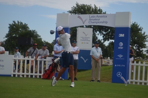 Versus / Fortlage marca un hito para el golf paraguayo en el LAAC