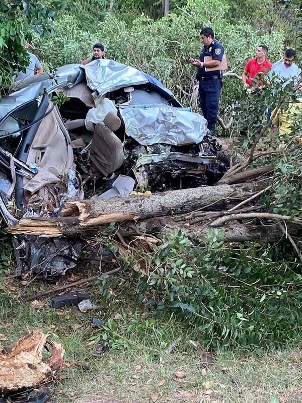 Mujer muere en grave accidente: su hijo de 6 años resultó herido - trece