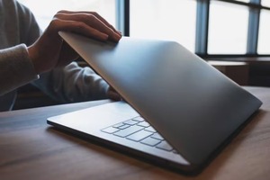 (Video) ¡Robaron 46 notebook de la Facultad de Economía!
