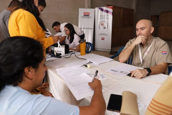 ANDE brinda atenci贸n personalizada este lunes en el Mercado N掳 4