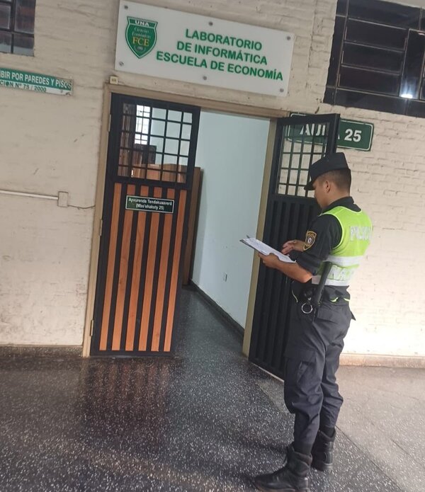 Facultad de Economía de la UNA: Roban 46 notebooks del campus universitario » San Lorenzo PY
