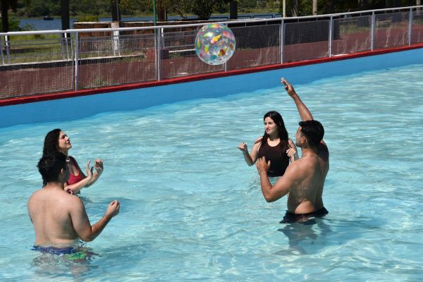 Piscinas de la Playa Tacuru Pucu fueron aprovechadas por veraneantes en Hernandarias