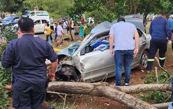 Joven mujer muere y su hijo sufrió graves lesiones en violento accidente rutero - ABC en el Este - ABC Color