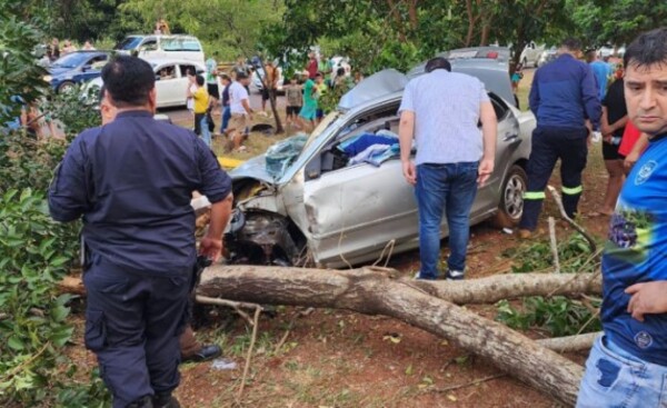 Mujer muere y su hijo de 6 años queda grave tras accidente