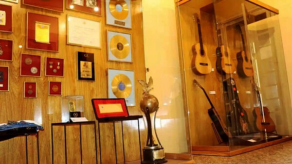 Tours a bajo costo para visitar museos, ciudades con encanto y templos góticos