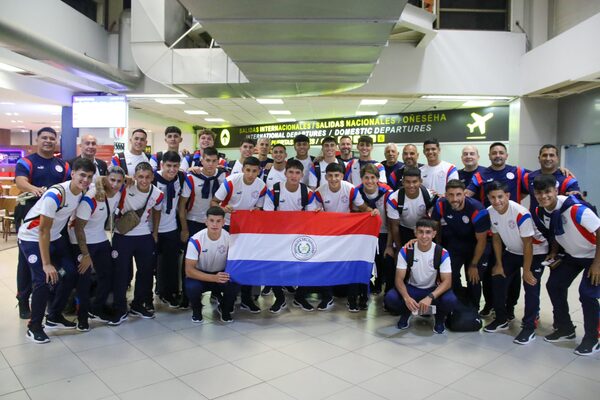 La Albirroja Sub-20 partió rumbo a Venezuela • PARAGUAY TV