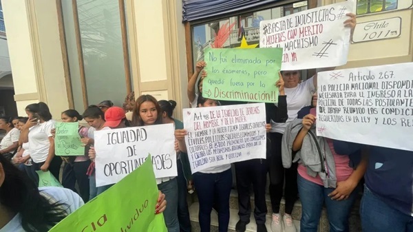 Denuncian desigualdad en cupos para mujeres en academia policial