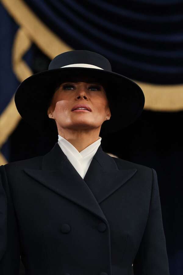 ¡Te mostramos el sobrio look de Melania Trump en la toma de posesión de su esposo! - Gente - ABC Color