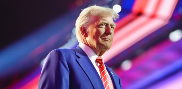 Trump anuncia que declarar谩 una emergencia energ茅tica y sacar谩 a EEUU del Acuerdo de Par铆s