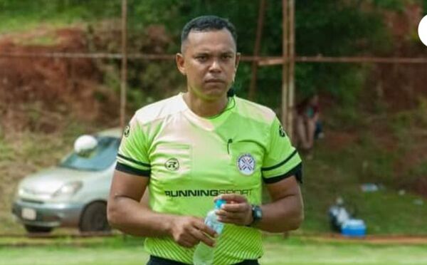 Árbitro salva la vida a jugador, partido se jugó sin ambulancia