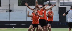 Versus / Las dos figuras claves de Libertad que serían baja en la Supercopa ante Olimpia