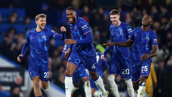 Chelsea gana a Wolverhampton y recupera terreno