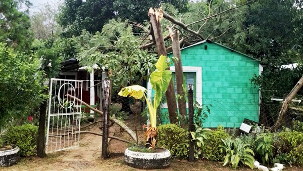 Sorpresivo temporal destecha varias viviendas en Arazape
