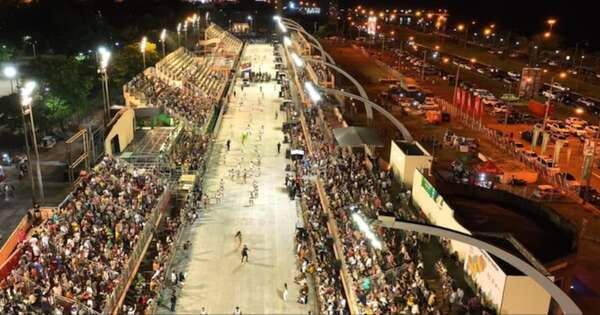 La Nación / Exitoso ensayo general de carnaval encarnaceno