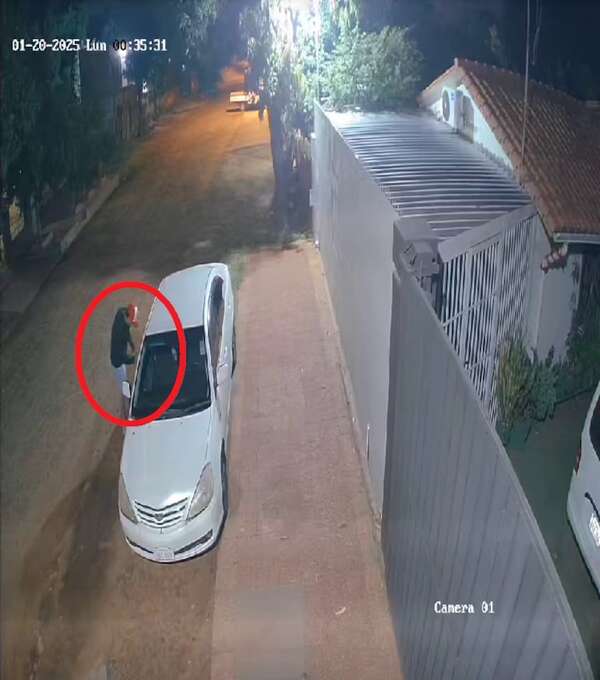 Video: en dos minutos hurtan un vehículo en Capiatá - Policiales - ABC Color