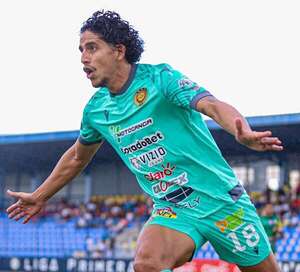 Renzo Carballo arranca con un doblete la temporada en Nicaragua - Fútbol Internacional - ABC Color