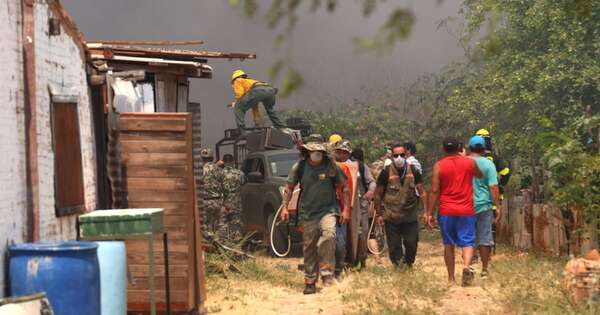 La Nación / Municipalidad asuncena asiste a afectados por los incendios