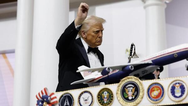 Trump firma orden ejecutiva para negar la ciudadanía a hijos de inmigrantes indocumentados