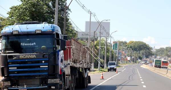 Diario HOY | Se movilizan en Capiatá contra la suba de los peajes y patentes vehiculares