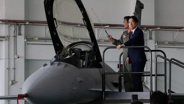 Muere una miembro de la Fuerza Aérea taiwanesa tras ser atrapada por el motor de un caza