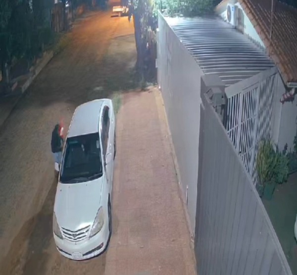 Capiatá: en dos minutos, delincuente se alzó con un automóvil - Unicanal