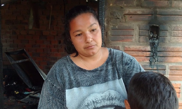 Incendio consumió vivienda en Ñurugua y deja a una familia con lo que tenía puesto - OviedoPress